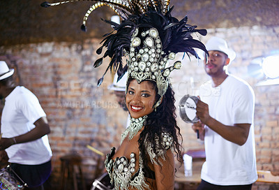 Buy stock photo Dancer, samba and performance with portrait, smile and makeup for concert or party. Brazilian woman, celebration and feather for culture, talent and creative artist for rio de janeiro carnival event