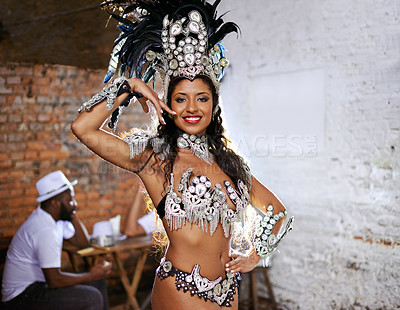 Buy stock photo Woman, samba and dancer with portrait, smile and makeup for concert or party. Brazilian performer, celebration and feather for culture, talent and creative artist for rio de janeiro carnival event