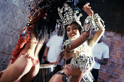 Buy stock photo Party, carnival or women in costume dancing for celebration, music culture or samba in Brazil. Girl friends, smile or dancers with rhythm or fashion at festival, parade or fun show in Rio de Janeiro