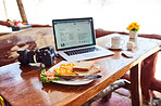 Blogging at breakfast
