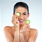 Cucumbers are the best to reduce those puffy eyes