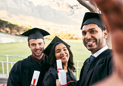 Buy stock photo Selfie, students or portrait at graduation for diploma, achievement or education on campus. People, academy or smile for photography for social media, memories or excited for progress and celebration