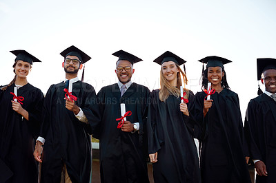 Buy stock photo Graduation, outdoor or portrait of students with class at university for education, learning or success. College, diploma or happy people at campus with degree, smile or certificate for empowerment