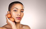 Eggs can provide hydration and elasticity to the skin
