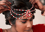 This headpiece completes the bridal look