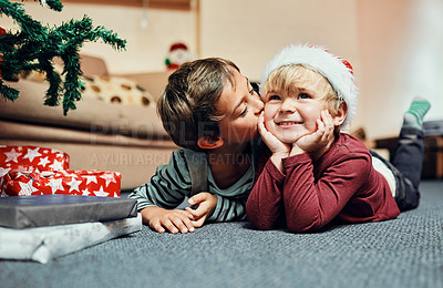 Santa's gift this year? No sibling rivalry
