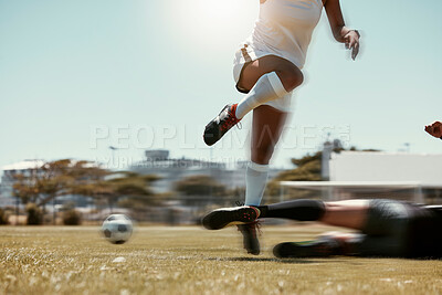 Foto Stock Soccer, girl and black woman with shoes to start playing a  football game for cardio exercise, workout and training. Sports, fitness  and healthy athlete exercising ties boots on grass in