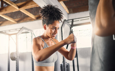 Foto de Woman with focus, fitness and battle rope workout, muscle training  isolated on transparent, png background. Exercise, serious female athlete  and cardio workout equipment, bodybuilding and endurance do Stock