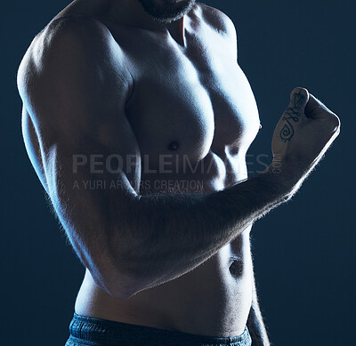 https://photos.peopleimages.com/picture/202302/2604923-fitness-body-and-man-flexing-arm-on-blue-background-isolated-neon-blue-light-and-muscular-chest.-sports-muscle-and-topless-male-model-in-artistic-dark-studio-for-power-workout-and-gym-aesthetic-fit_400_400.jpg