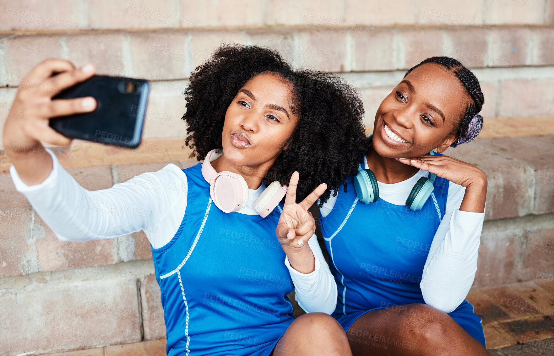 Buy stock photo Sports, friends and selfie by netball team on steps with smile, hand and peace sign, happy and relax. Social media, girl and sport influencer pose for photo, profile picture or blog update outdoor