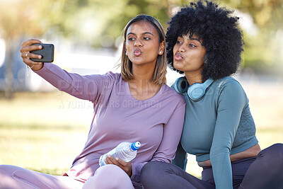 Buy stock photo Fitness, woman and friends in park for selfie, vlog or profile picture after workout in nature. Active women pose for photo, social media or online post in exercise, training or yoga together outside