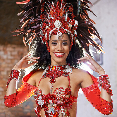 Buy stock photo Smile, costume and carnival for Brazilian female dancer, celebration and traditional festival. Dance, portrait or samba for performance in Rio De Janeiro, culture or party for concert for Mardi Gras

