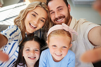 Buy stock photo Selfie, children and parents with smile, home and profile picture of happy family, love and bonding.  House, man and woman with memory to share with girls, joy and photography of kids with mom or dad