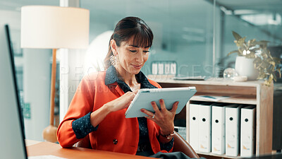 Buy stock photo Creative, office and business woman on tablet for online editing, publication and news article. Publishing, magazine agency and person on digital tech for proofreading, reading and story review