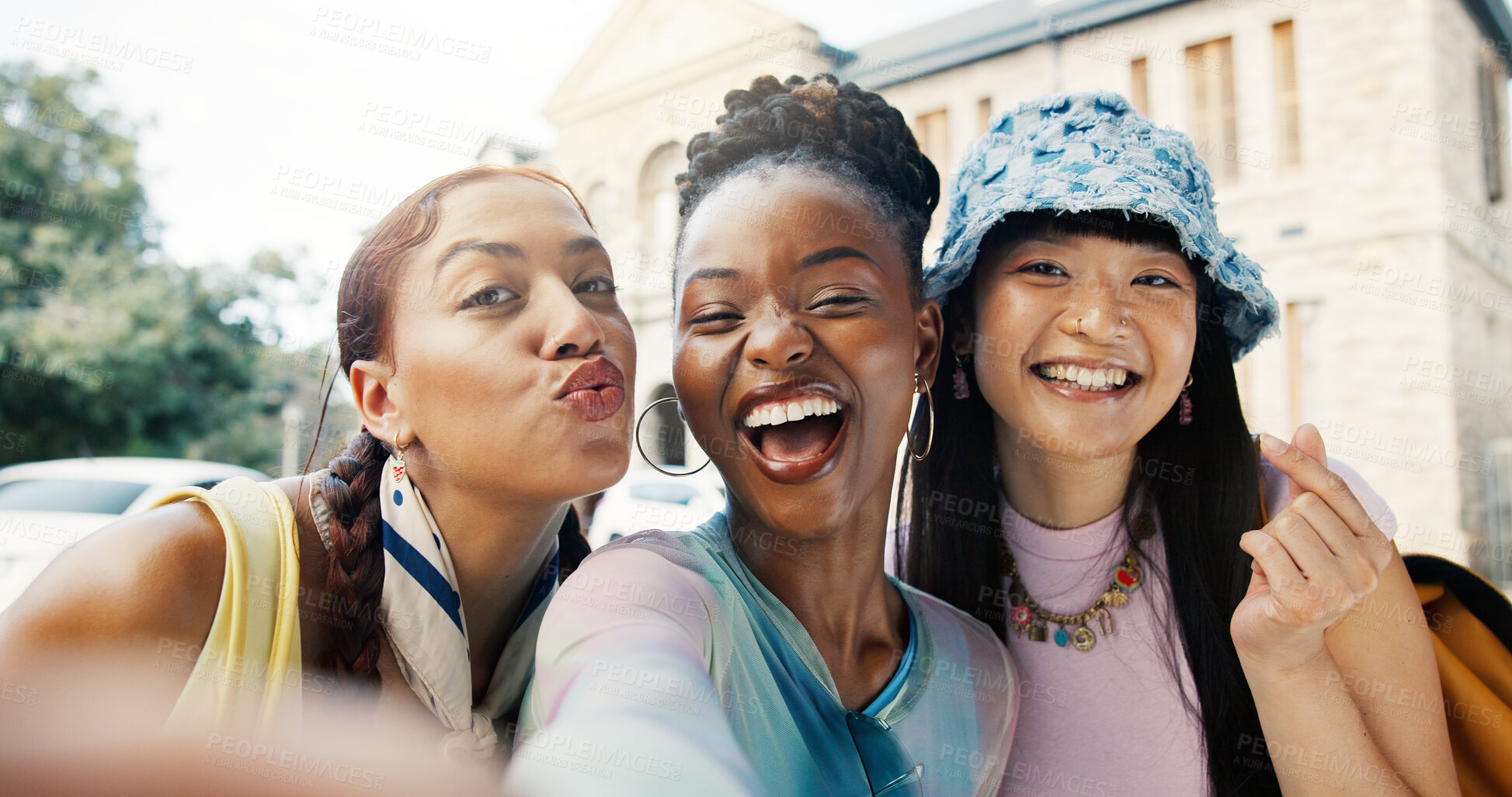 Buy stock photo Portrait, friends and selfie in college with heart fingers, social media update or bonding together. Happy, gen z people and students in university outdoor with photography, love gesture or memories.