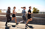 Clubbing? No, go running together!
